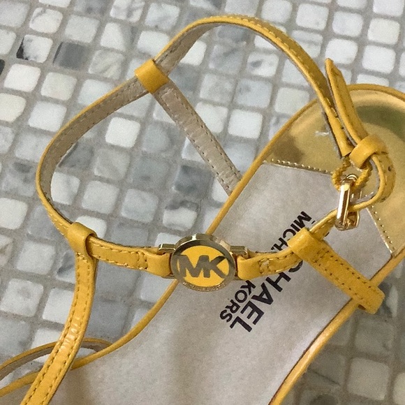 Michael Kors shoes - Picture 3 of 7